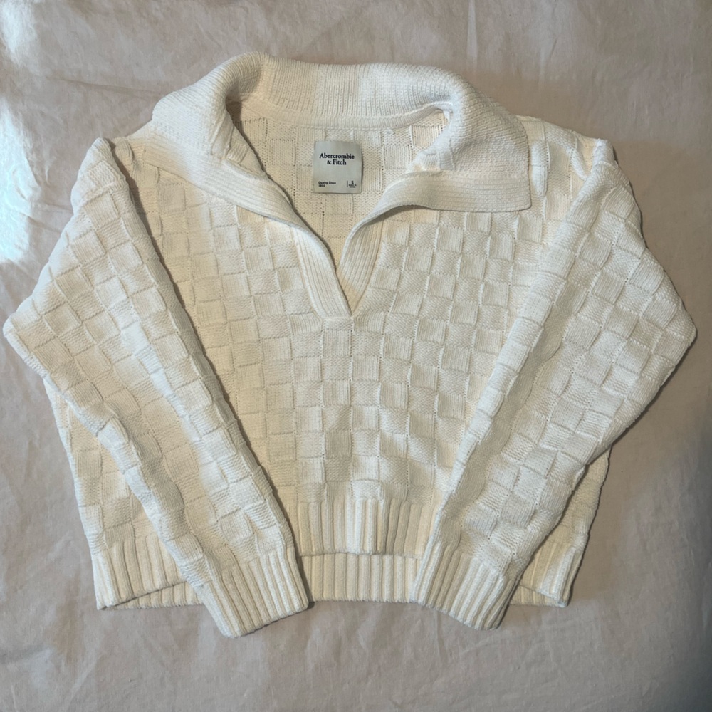 Abercrombie & Fitch V-Neck Collared Cream Sweater - Picture 4 of 5